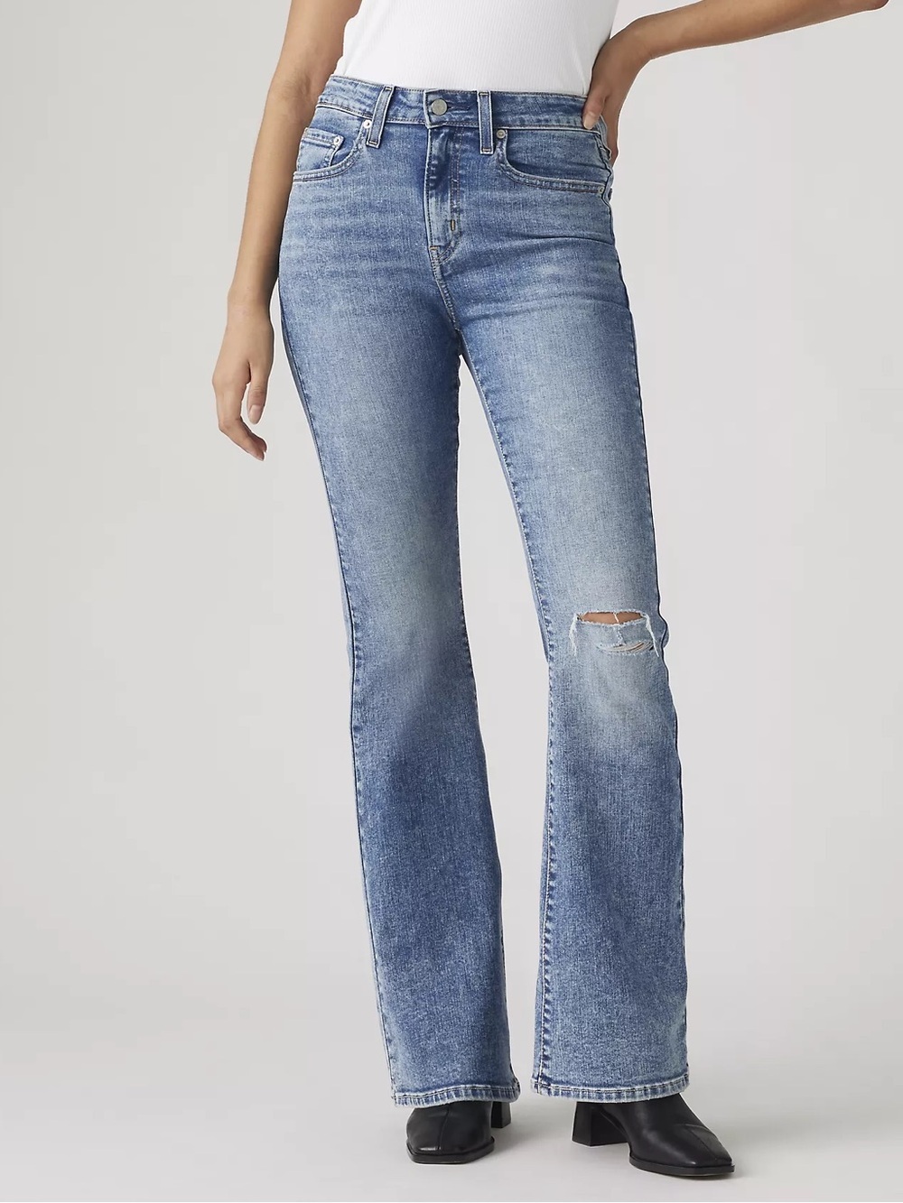 NWT Levi’s Women’s 726 High Rise Flare Random Sent Medium Wash Blue Jeans  28